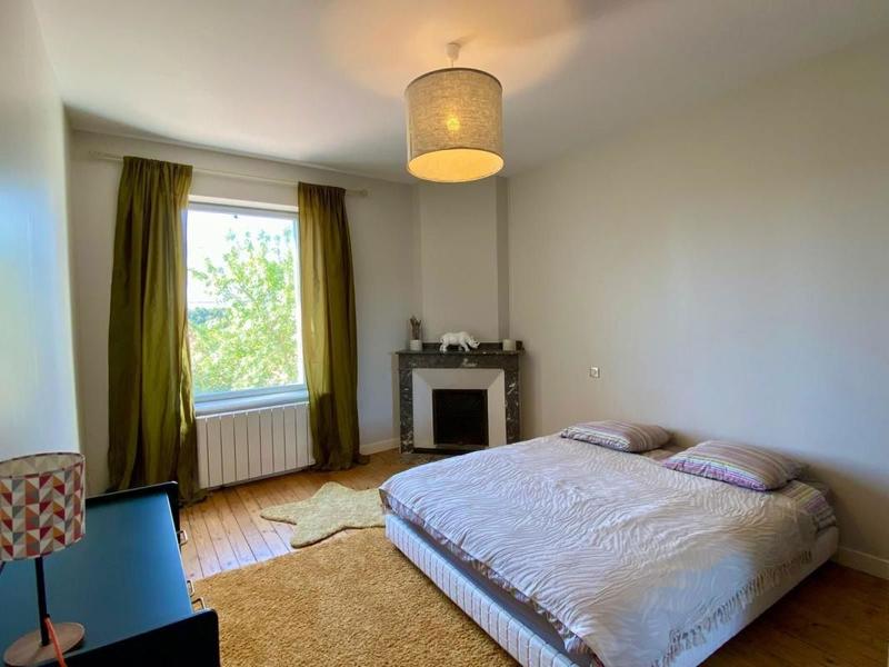 Maison - 240 m² - 8 pièces