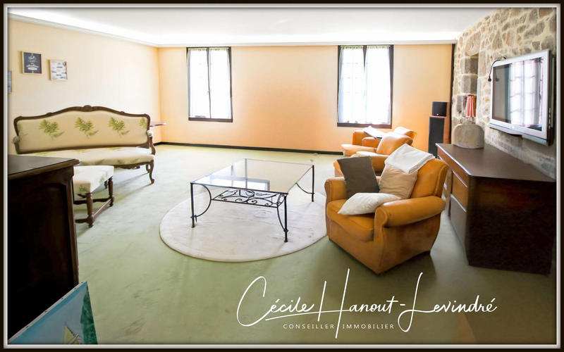 Maison - 202 m² - 8 pièces