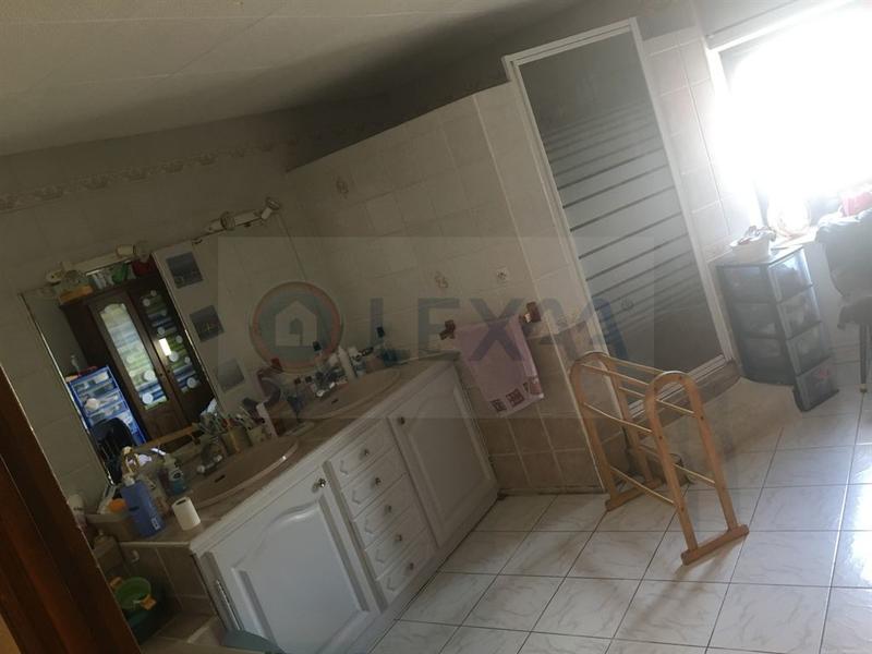 Maison - 240 m² - 6 pièces