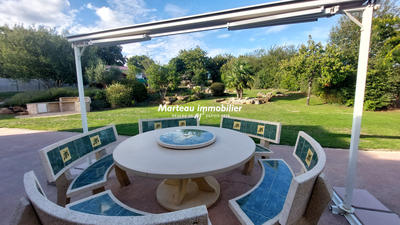 Maison - 240 m² - 7 pièces