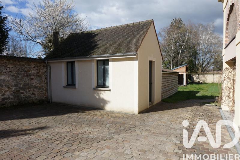 Maison - 305 m² - 10 pièces