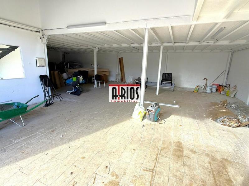 Local d'activité / Entrepôt - 285 m²