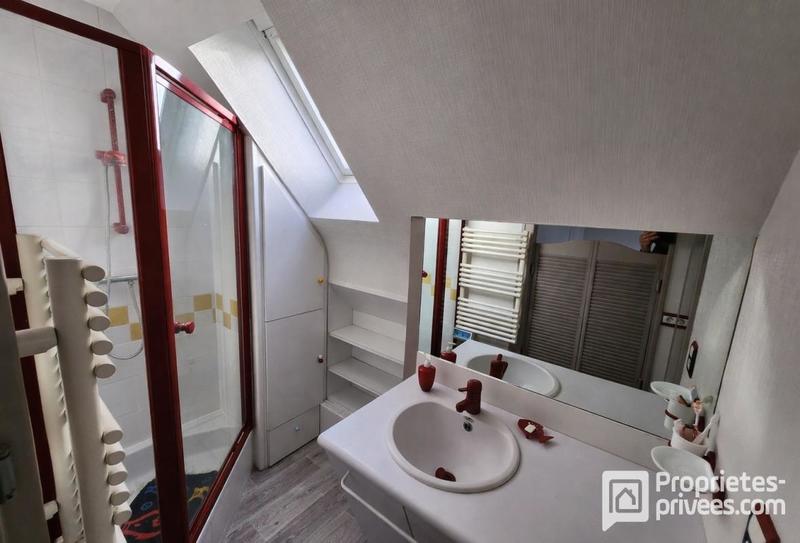 Maison - 184 m² - 9 pièces