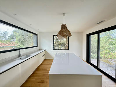 Maison - 141 m² - 7 pièces