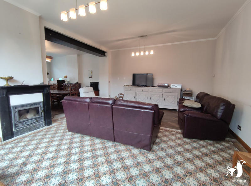 Maison - 212 m² - 9 pièces