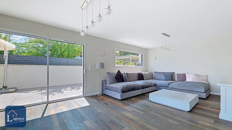 Maison - 304 m² - 8 pièces