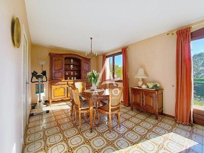 Maison - 104 m² - 5 pièces