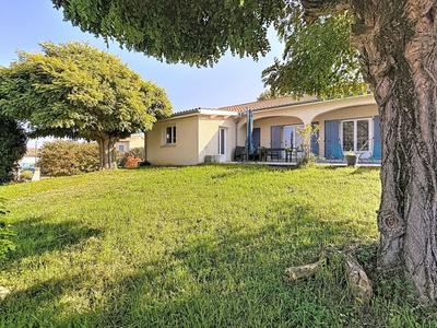 Maison - 230 m² - 5 pièces