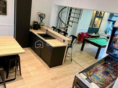 Maison - 228 m² - 9 pièces