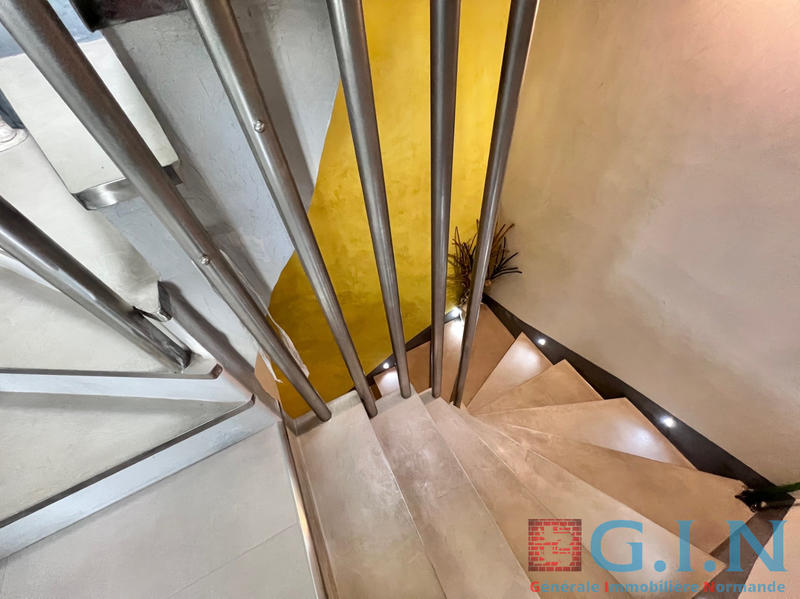 Propriété - 190 m² - 6 pièces