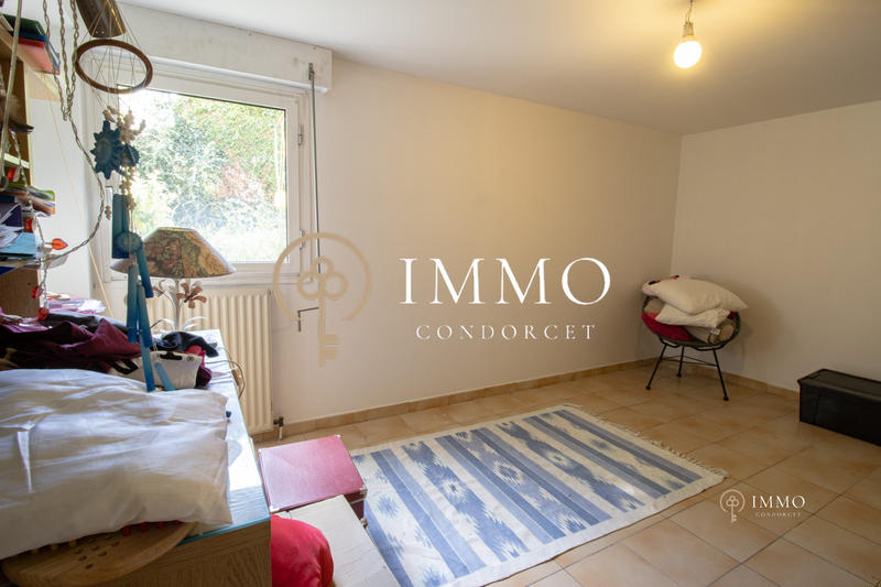 Maison - 280 m² - 7 pièces