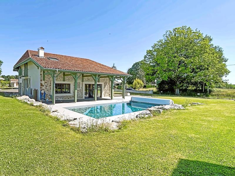 Villa - 419 m² - 15 pièces