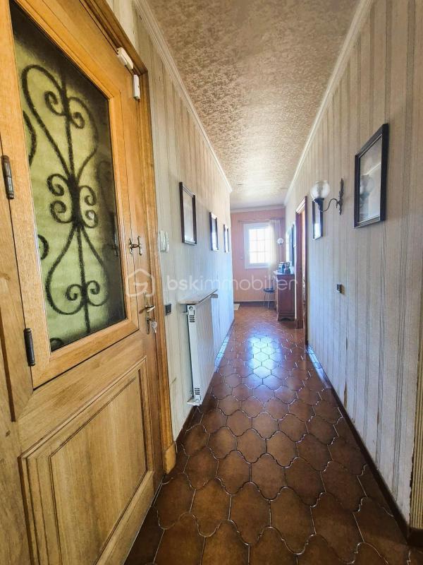 Maison traditionnelle - 162 m² - 6 pièces