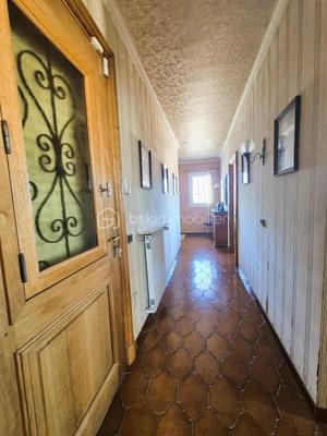 Maison traditionnelle - 162 m² - 6 pièces