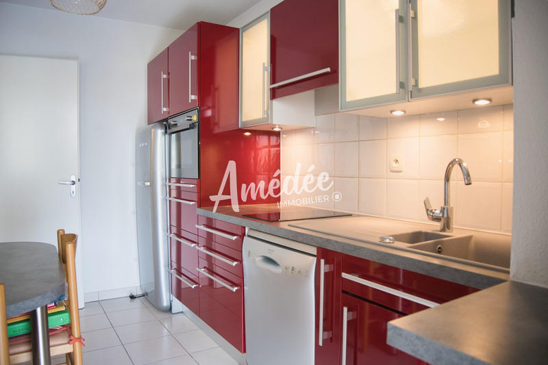 Appartement - 93 m² - 4 pièces