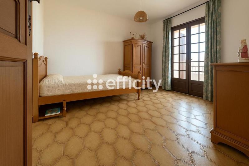 Maison - 245 m² - 7 pièces