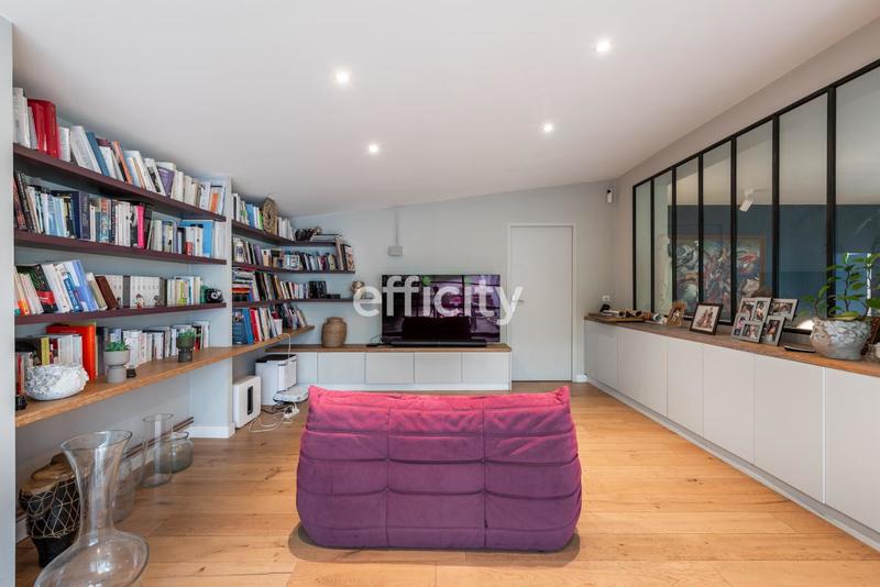 Maison - 292 m² - 10 pièces