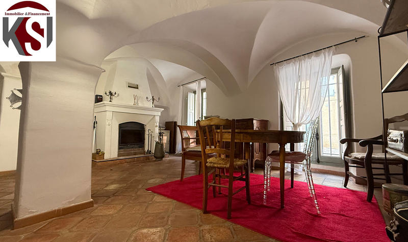 Maison - 214 m² - 6 pièces