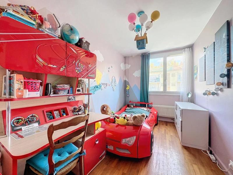 Appartement - 81 m² - 5 pièces