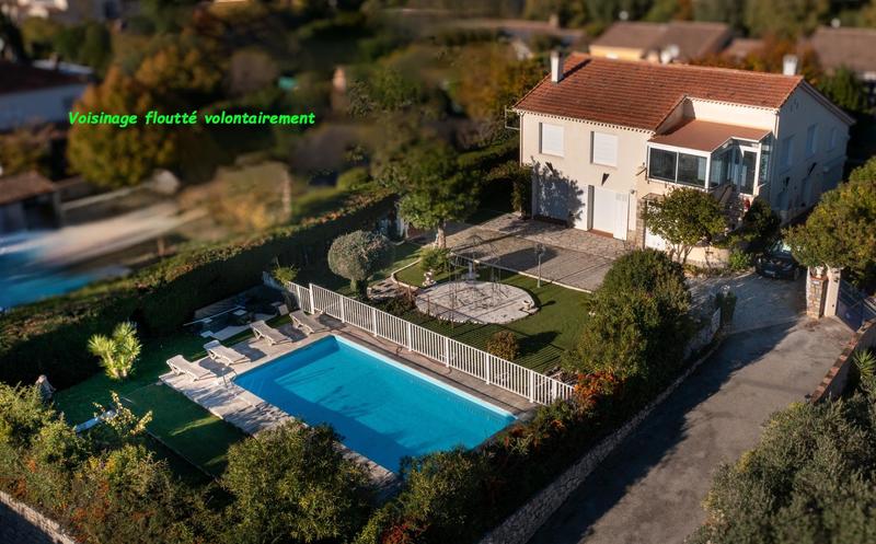 Maison - 182 m² - 8 pièces