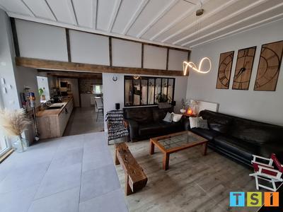 Maison - 264 m² - 8 pièces