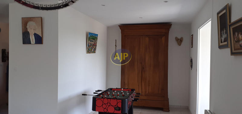 Maison - 200 m² - 6 pièces