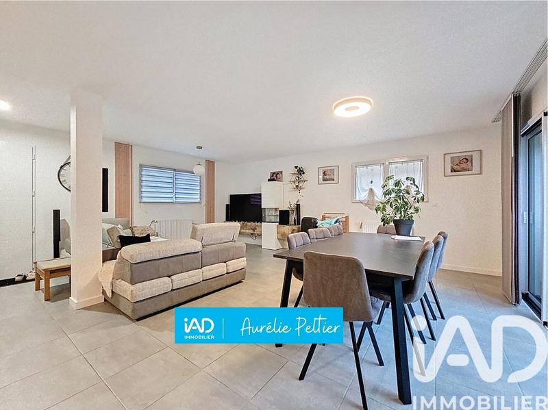 Maison - 101 m² - 5 pièces