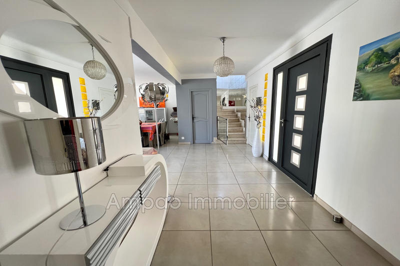 Maison - 137 m² - 5 pièces