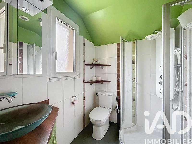 Maison - 225 m² - 8 pièces