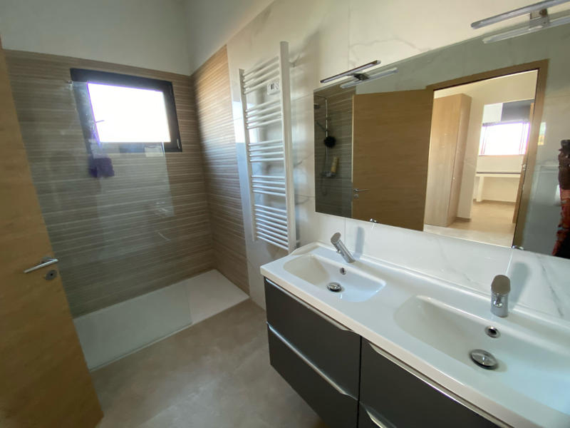 Maison - 230 m² - 5 pièces