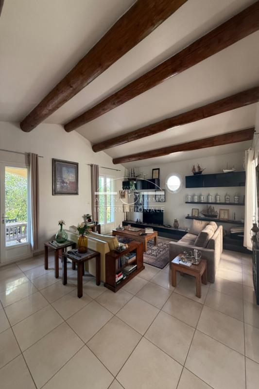 Villa - 208 m² - 4 pièces