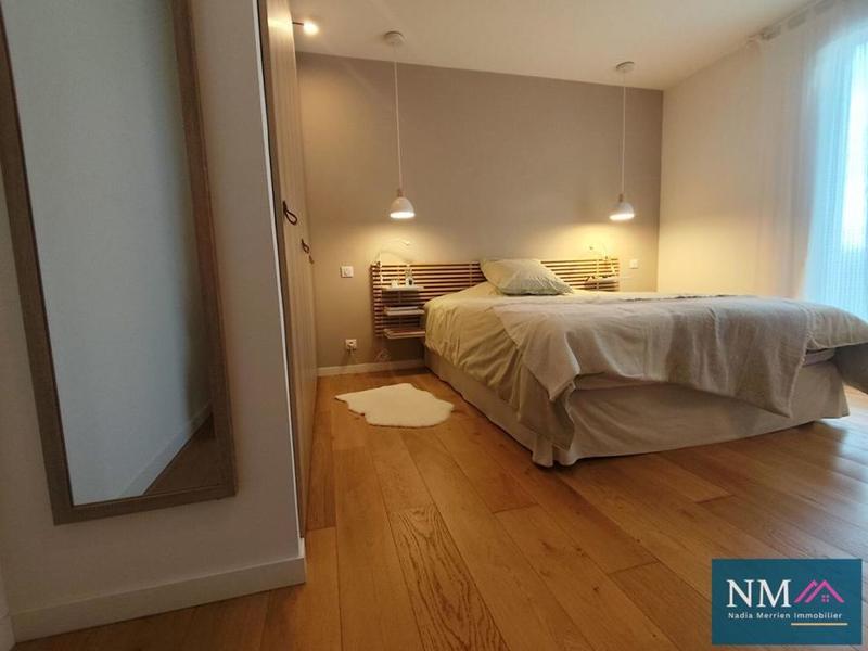 Demeure - 225 m² - 9 pièces