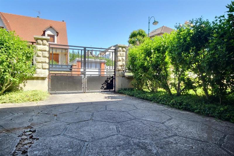 Maison - 170 m² - 8 pièces