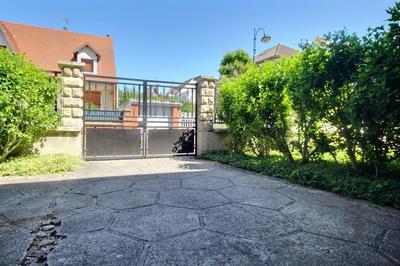 Maison - 170 m² - 8 pièces