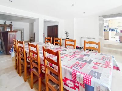 Maison - 300 m² - 9 pièces