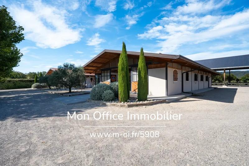 Maison - 340 m² - 7 pièces