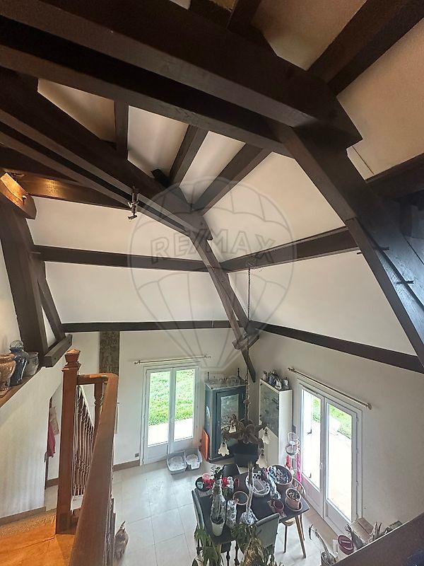 Maison - 331 m² - 8 pièces