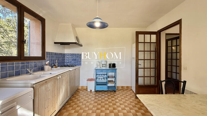 Maison - 345 m² - 12 pièces