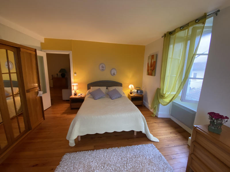 Maison - 320 m² - 11 pièces