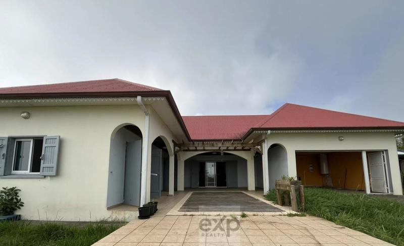 Propriété - 230 m² - 6 pièces