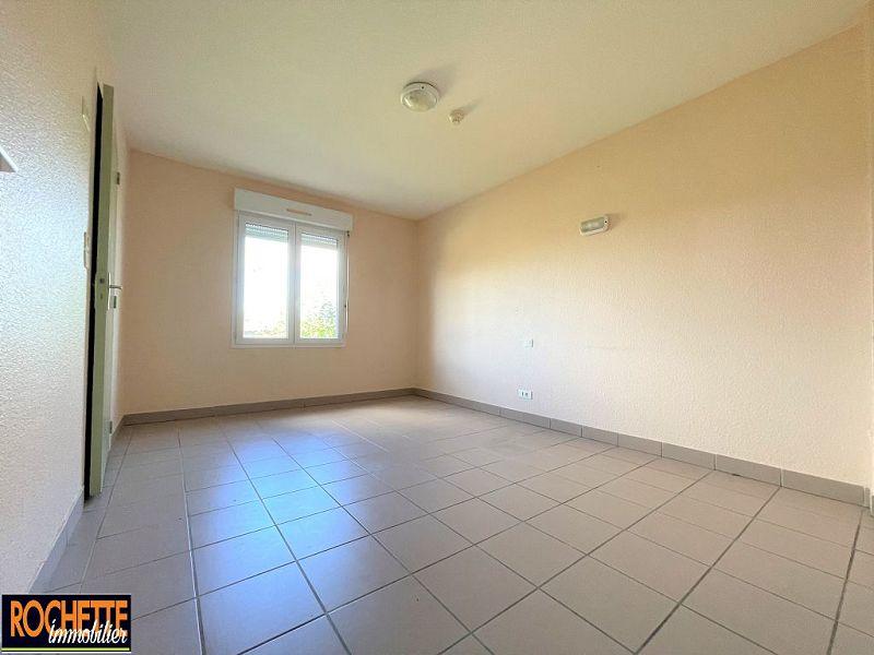 Local commercial - 850 m² - 30 pièces