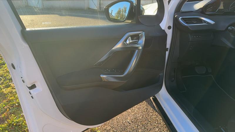 Peugeot 2008 1.2 Puretech 110 Eat6 Allure - Automatique