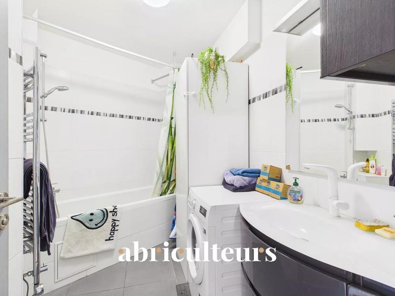 Appartement - 90 m² - 4 pièces