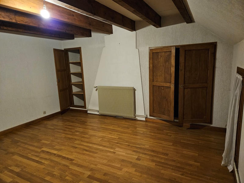 Maison - 202 m² - 7 pièces