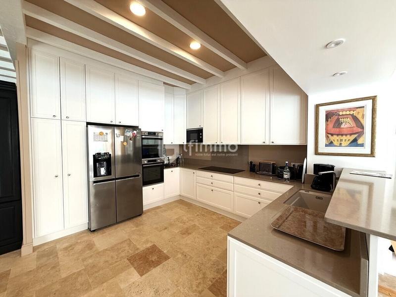 Maison de maîtres - 306 m² - 9 pièces