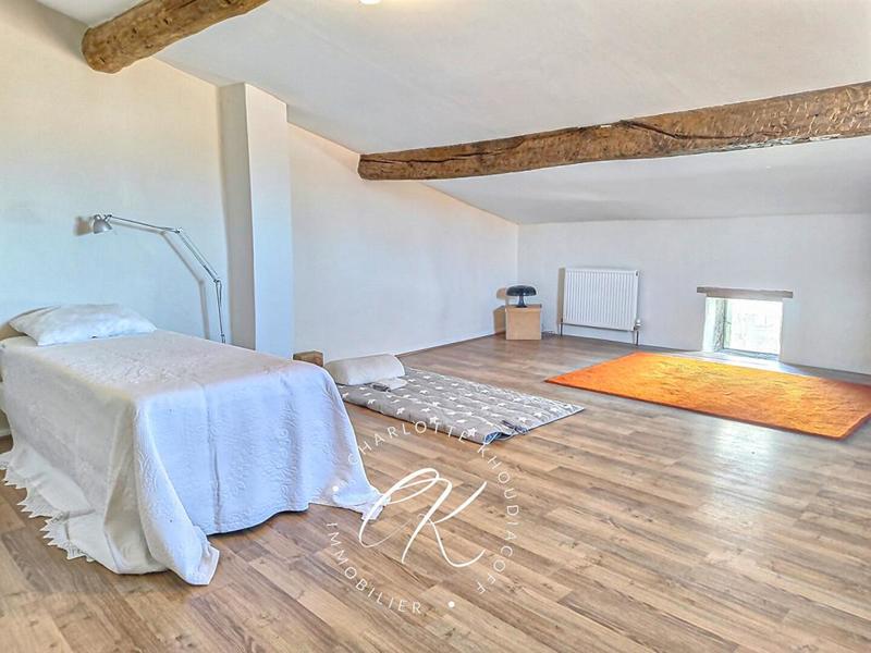 Maison - 205 m² - 7 pièces