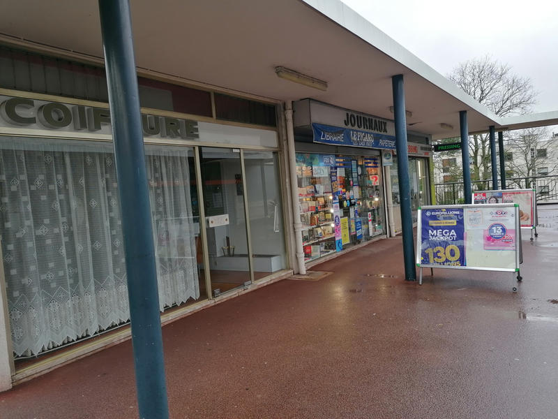 Fonds de commerce - Magasins - 54 m²