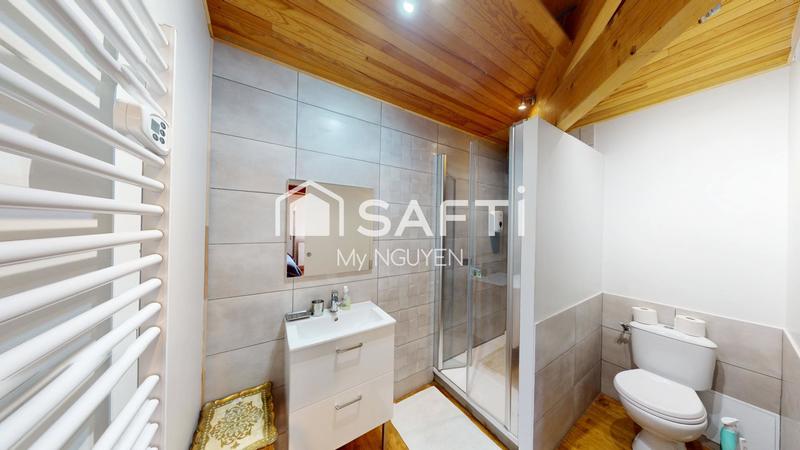 Maison - 327 m² - 9 pièces