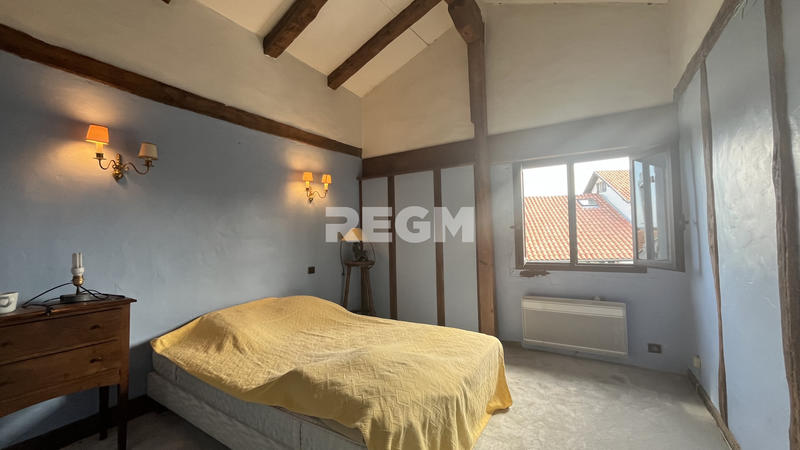 Maison - 200 m² - 7 pièces