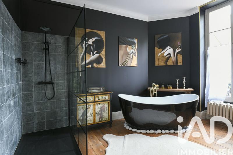 Maison - 309 m² - 10 pièces